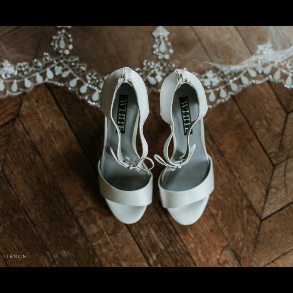 Vera wang Bridal shoes size 7